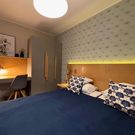 Lägenhetshotell B12 By Marina - Old Town 3*